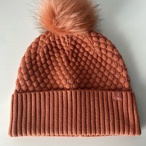 NWT LULULEMON BUBBLE KNIT BEANIE